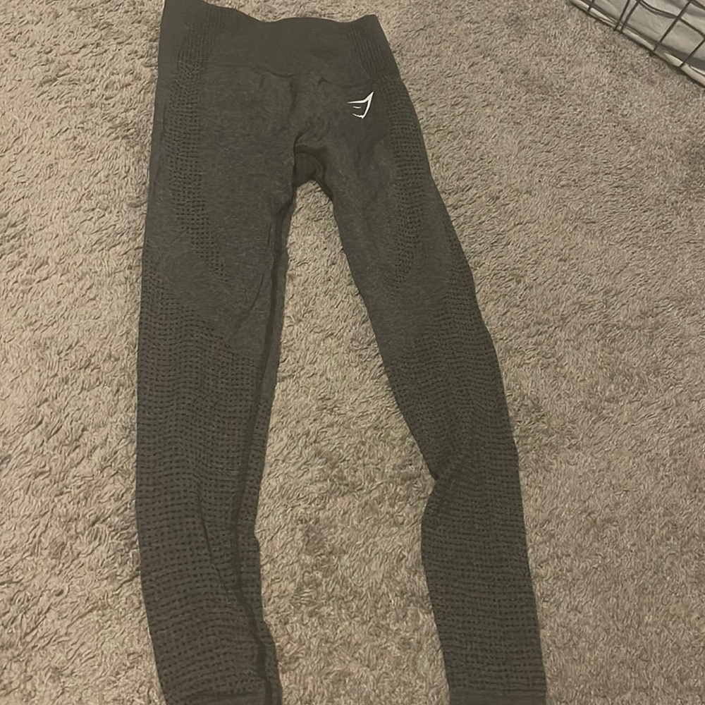 Gym shark leggings